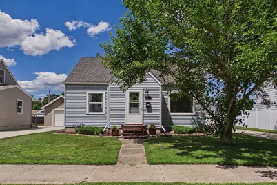 2111 1st Avenue SE, Austin, MN 55912 - Photo 1