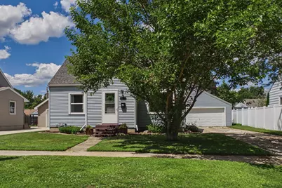 2111 1st Avenue SE, Austin, MN 55912 - Photo 2