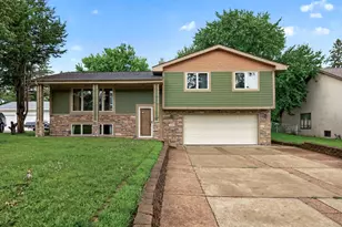 2728 5th Ave E, North Saint Paul, MN 55109 - Photo 2