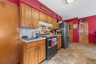 339 Jefferson Ave, North Mankato, MN 56003 - Photo 8