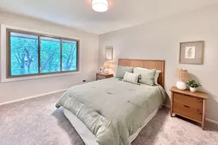 10245 Scarborough Rd, Bloomington, MN 55437 - Photo 18