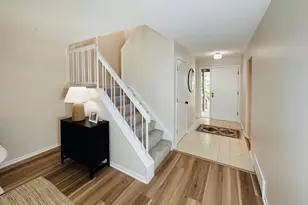 10245 Scarborough Rd, Bloomington, MN 55437 - Photo 16
