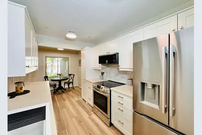 10245 Scarborough Road, Bloomington, MN 55437 - Photo 2