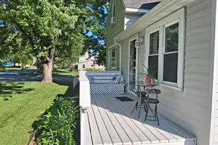 194 5th Ave NE, Hutchinson, MN 55350 - Photo 2