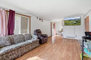 1561 Clarence St, Saint Paul, MN 55106 - Photo 2