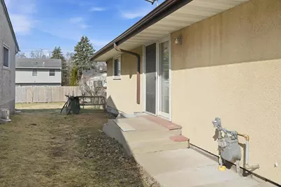 1561 Clarence Street, Saint Paul, MN 55106 - Photo 20