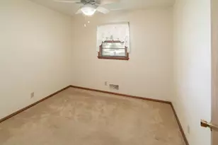 948 Main St S, Shakopee, MN 55379 - Photo 16