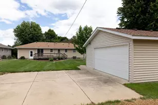 948 Main St S, Shakopee, MN 55379 - Photo 30