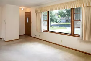 948 Main St S, Shakopee, MN 55379 - Photo 4