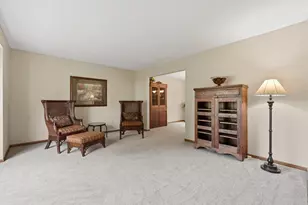 9445 Hillingdon Rd, Woodbury, MN 55125 - Photo 4