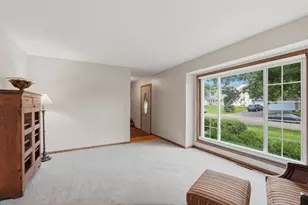9445 Hillingdon Rd, Woodbury, MN 55125 - Photo 2