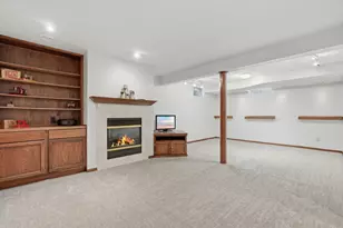 9445 Hillingdon Rd, Woodbury, MN 55125 - Photo 22