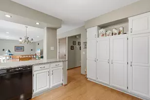 9445 Hillingdon Rd, Woodbury, MN 55125 - Photo 8