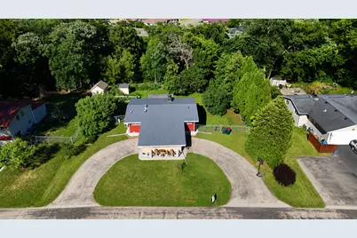 2424 Riverview Heights Drive NE, Rochester, MN 55906 - Photo 2