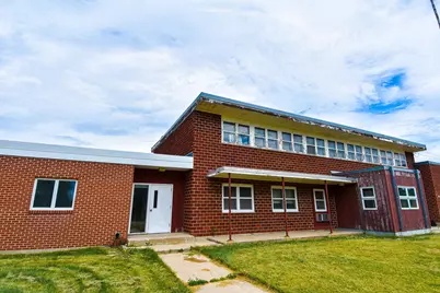 423 Zeh Street W, Thief River Falls, MN 56701 - Photo 4