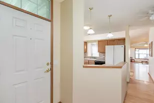2144 Albemarle Ct N, Roseville, MN 55113 - Photo 22