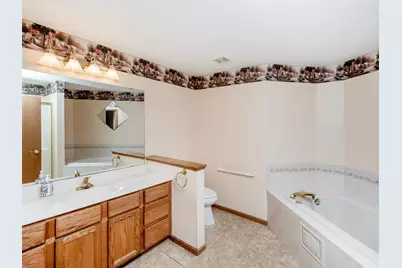 2144 Albemarle Court N, Roseville, MN 55113 - Photo 20