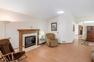 2144 Albemarle Ct N, Roseville, MN 55113 - Photo 8