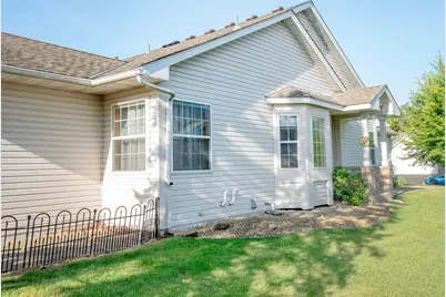 2144 Albemarle Court N, Roseville, MN 55113 - Photo 28