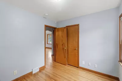 2711 5th Avenue E, North Saint Paul, MN 55109 - Photo 18