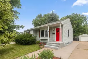 2711 5th Ave E, North Saint Paul, MN 55109 - Photo 1