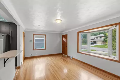 2711 5th Avenue E, North Saint Paul, MN 55109 - Photo 6