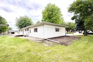 1365 7th St, Dawson, MN 56232 - Photo 8