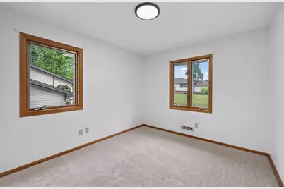 321 Hugo Street NE, Fridley, MN 55432 - Photo 14