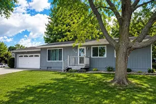 328 Park St, Sherburn, MN 56171 - Photo 6