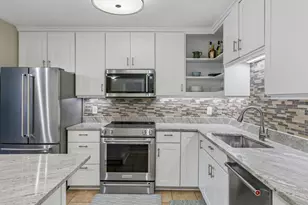 210 W Grant St, Minneapolis, MN 55403 - Photo 4