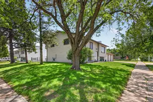 1804 9th Ave SE, Rochester, MN 55904 - Photo 2
