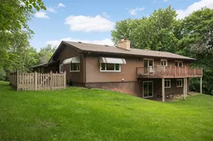 5139 Woodhill Rd, Minnetonka, MN 55345 - Photo 30