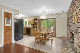 5139 Woodhill Rd, Minnetonka, MN 55345 - Photo 8