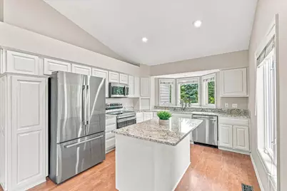 10970 Kiawah Drive, Eden Prairie, MN 55344 - Photo 6
