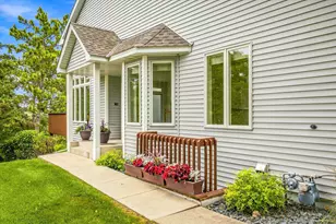10970 Kiawah Dr, Eden Prairie, MN 55344 - Photo 4