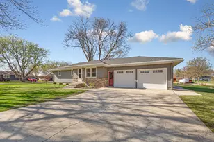 818 Lincoln Ave, Gaylord, MN 55334 - Photo 1