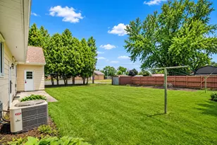 2011 6th Ave SE, Austin, MN 55912 - Photo 40
