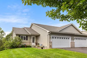 322 Wildwood Cir, Roberts, WI 54023 - Photo 2