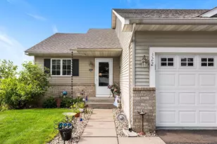 322 Wildwood Cir, Roberts, WI 54023 - Photo 1