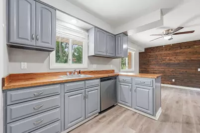 409 Harold Drive, Burnsville, MN 55337 - Photo 4