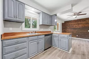 409 Harold Dr, Burnsville, MN 55337 - Photo 4