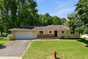 409 Harold Dr, Burnsville, MN 55337 - Photo 2