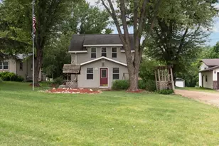 321 Drier St, Durand, WI 54736 - Photo 2