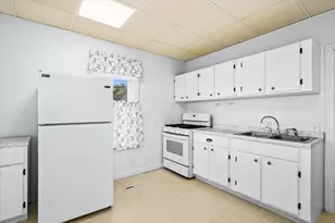 2424 W 7th St, Duluth, MN 55806 - Photo 2