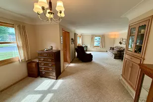 601 S 10th St, Olivia, MN 56277 - Photo 8