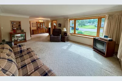601 S 10th Street, Olivia, MN 56277 - Photo 10