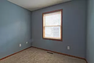 912 Moonlight Dr, Woodbury, MN 55125 - Photo 18