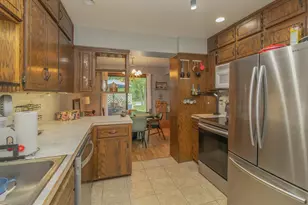 13404 Oakland Dr, Burnsville, MN 55337 - Photo 12
