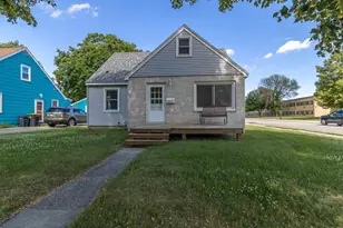 802 Center St, North Mankato, MN 56003 - Photo 1
