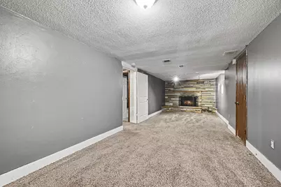 1708 Lydia Avenue W, Roseville, MN 55113 - Photo 18